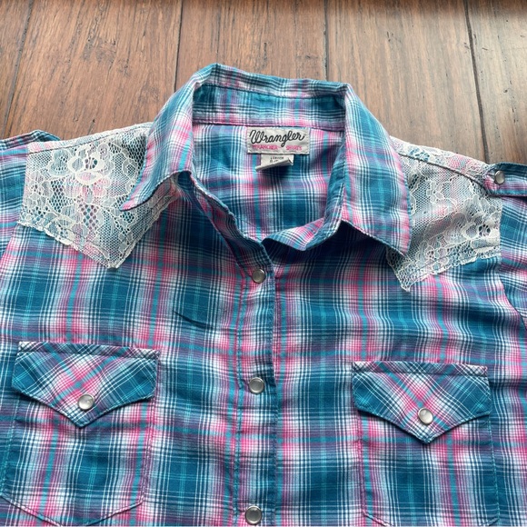 Wrangler Wrancher Womens Blue and Pink Pearl Snap Short Sleeve Top - Picture 2 of 5